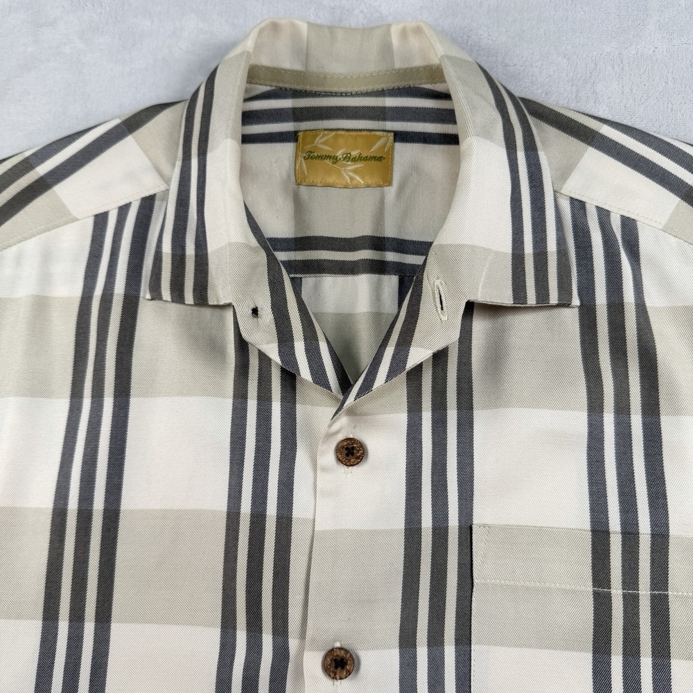 Tommy Bahama Camp Shirt Mens Medium 100% Silk Plaid Short Sleeve Beige Black